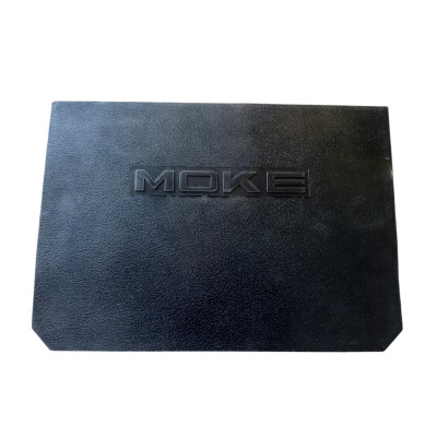 tapis de tableau de bord siglé "MOKE"